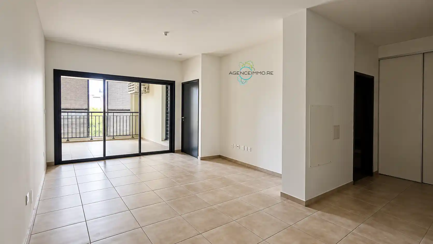 Photo 1 - Appartement à louer - Ancien 750 € 2 pièces 1 chambre 47 m² Saint-Pierre 97410