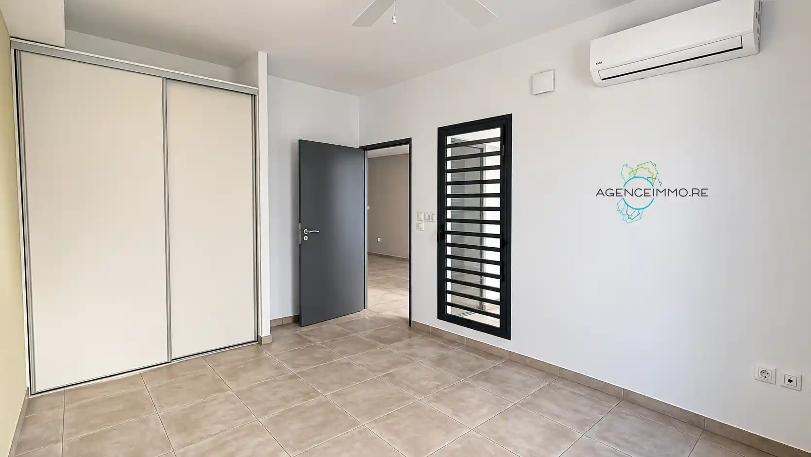 Photo 4 - Appartement à louer - Ancien 750 € 2 pièces 1 chambre 47 m² Saint-Pierre 97410