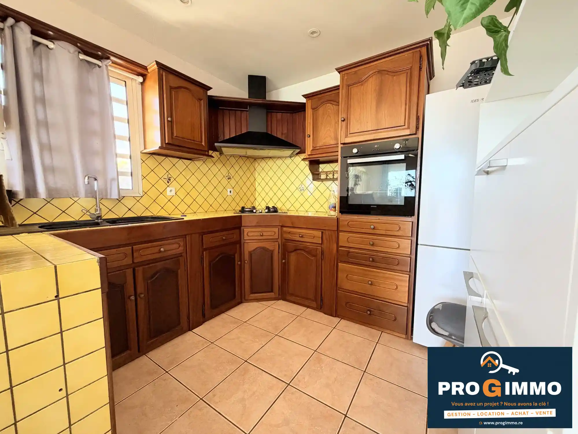Photo 2 - Appartement à louer - Ancien 1 130 € 4 pièces 3 chambres 94 m² Petite-Île 97429