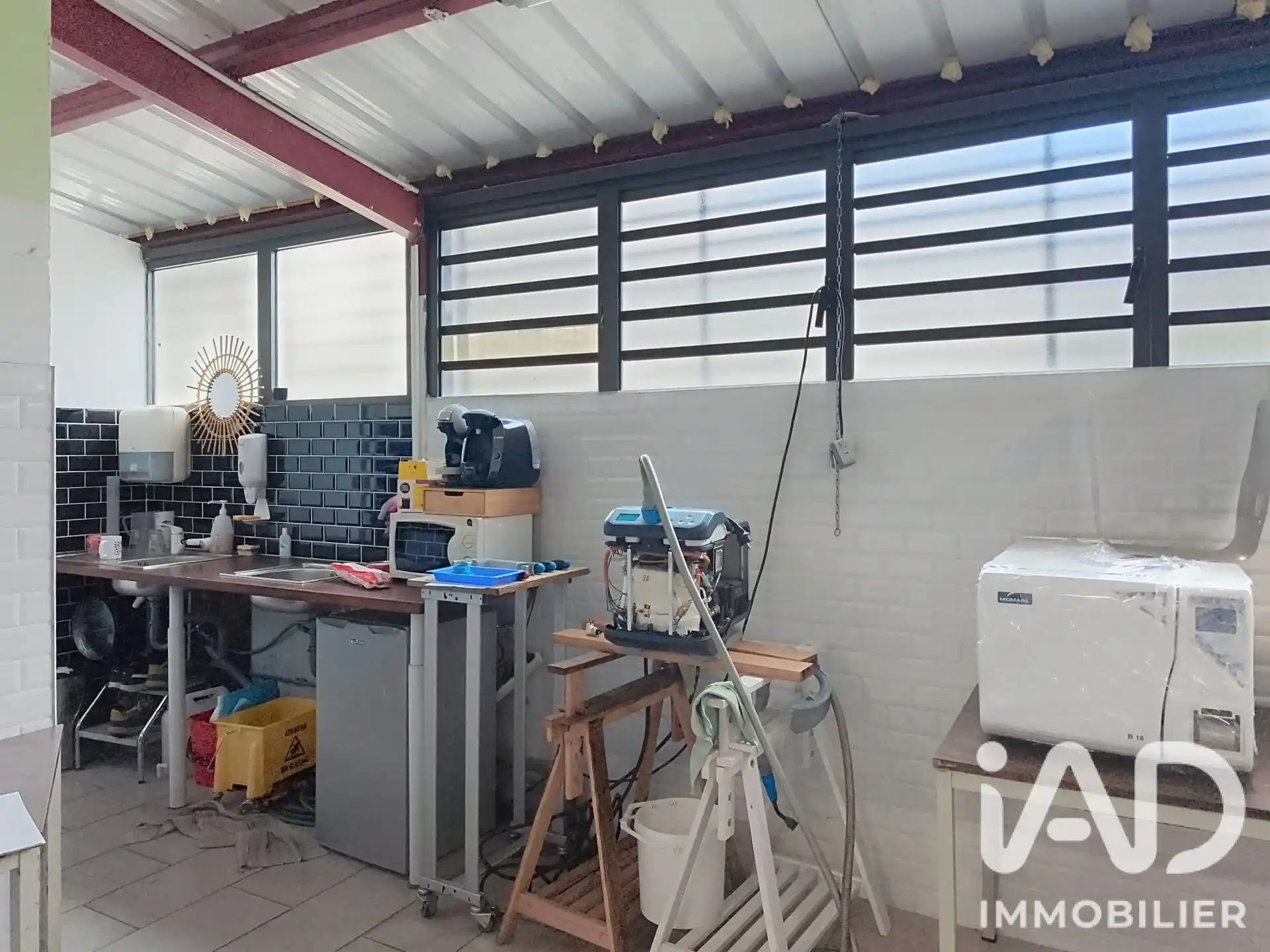 Photo 1 - Local commercial à vendre - Ancien 135 660 € 71 m² Saint-Denis 97400