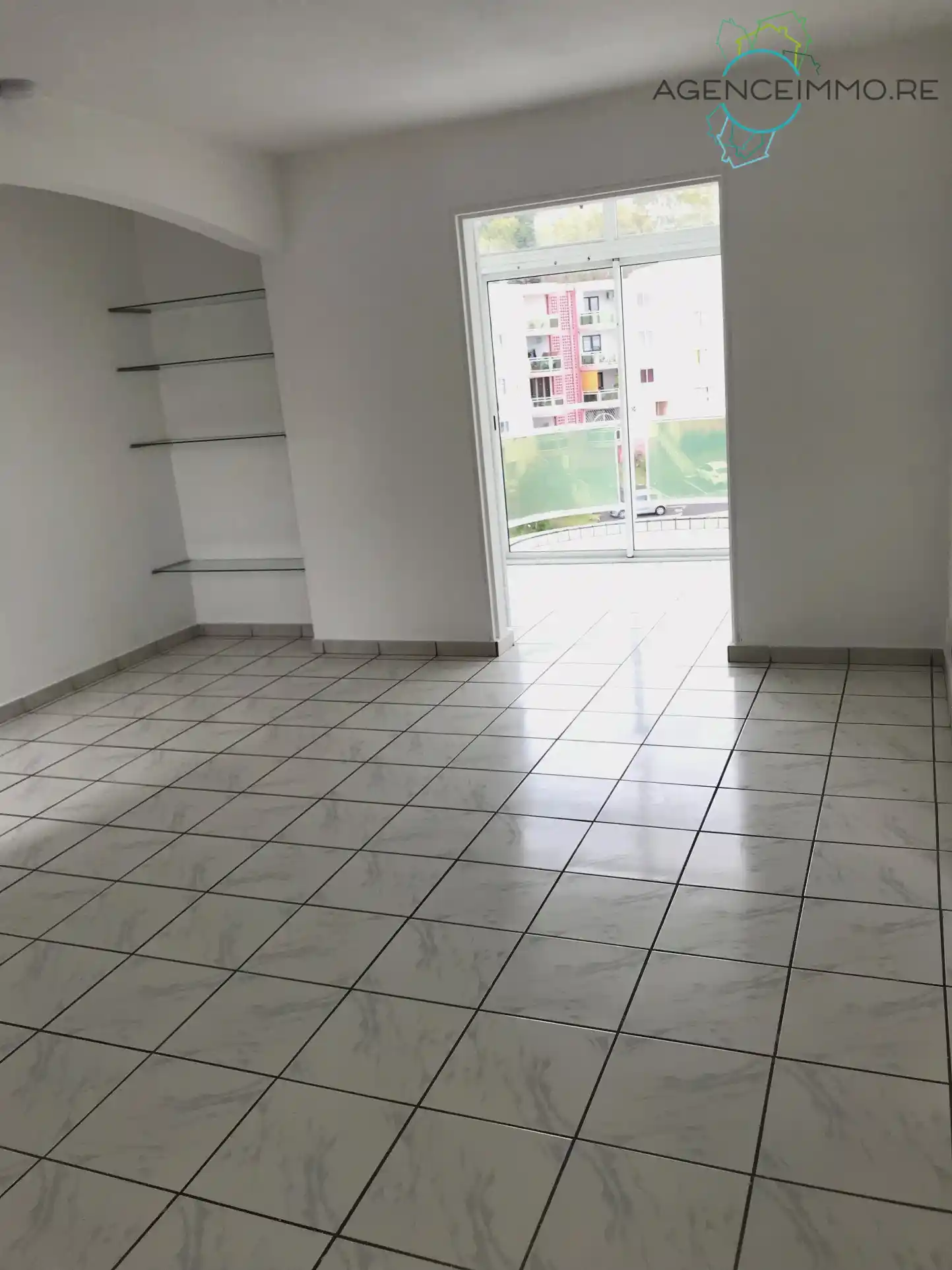 Photo 3 - Appartement à vendre - Ancien 135 000 € 2 pièces 55,02 m² La Possession 97419
