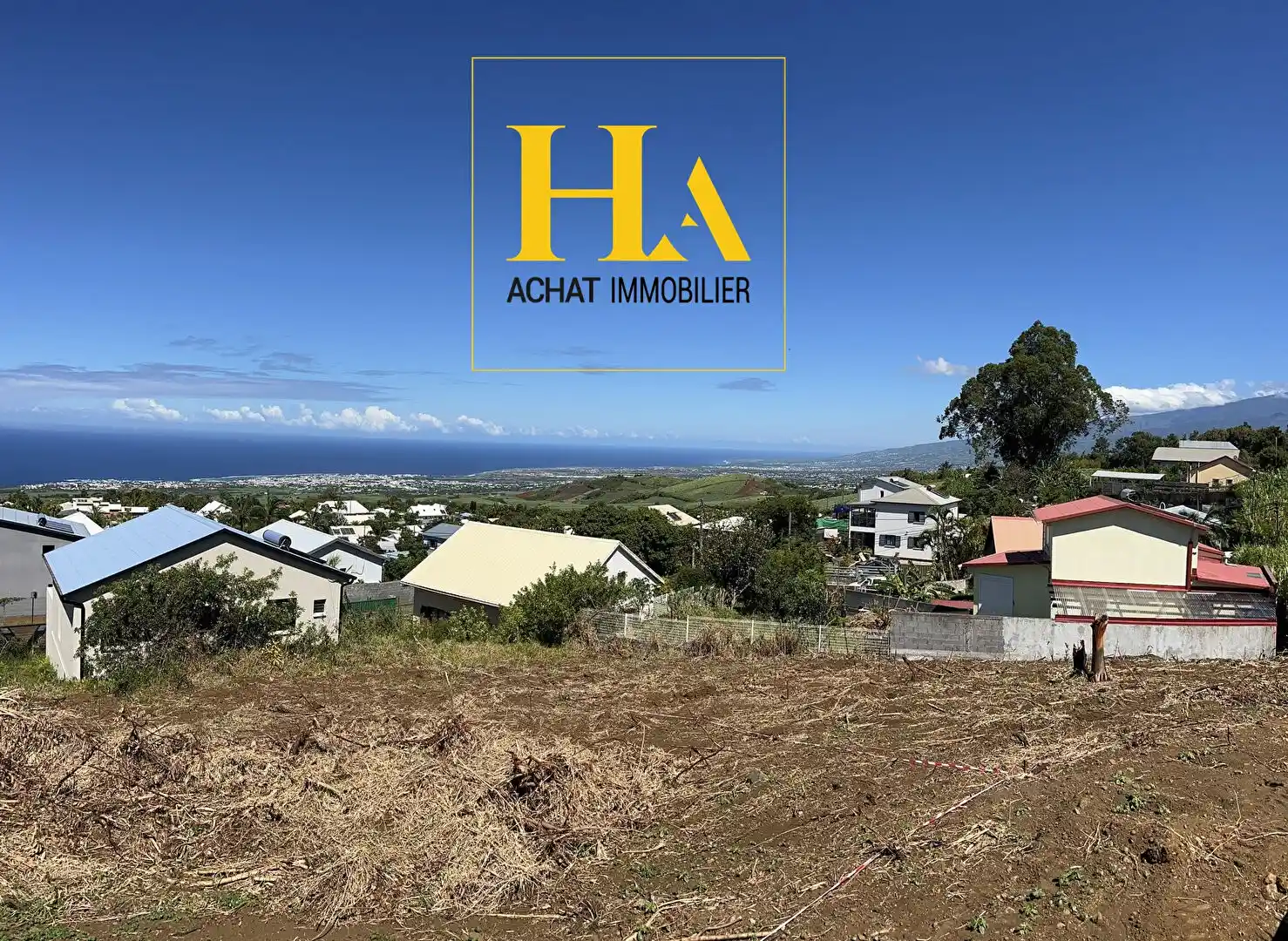 Photo 1 - Terrain à vendre 139 900 € 352 m² Saint-Pierre 97410