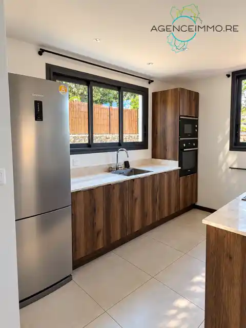 Photo 4 - Maison à louer - Ancien 2 495 € 4 pièces 3 chambres 122 m² Saint-Paul 97411