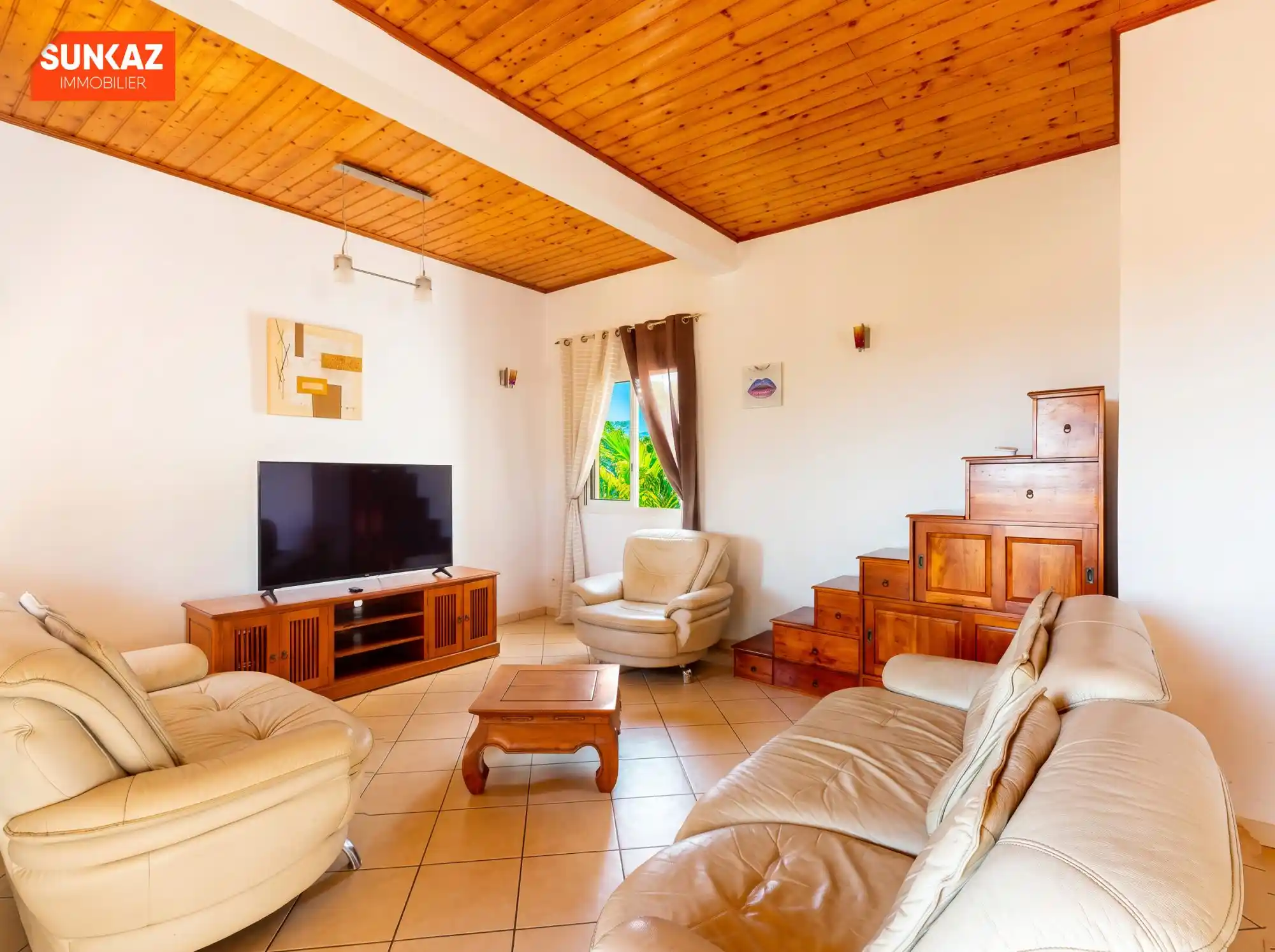 Photo 3 - Maison à louer - Ancien 1 560 € 4 pièces 3 chambres 90 m² Saint-Pierre 97410