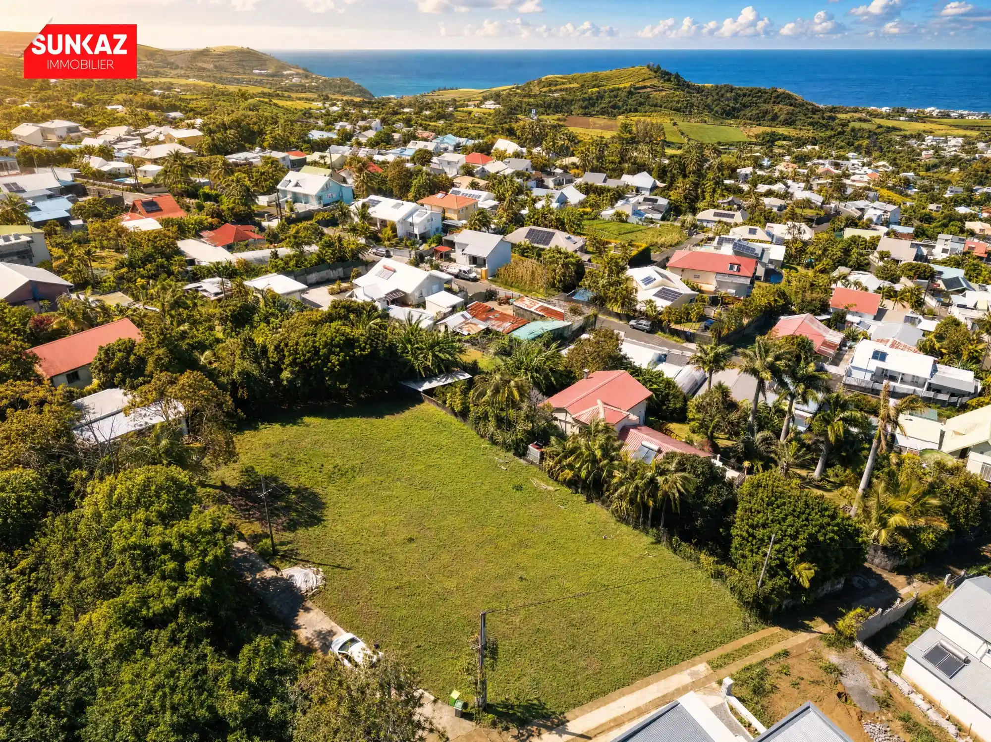 Photo 1 - Terrain à vendre 137 000 € 384 m² Petite-Île 97429