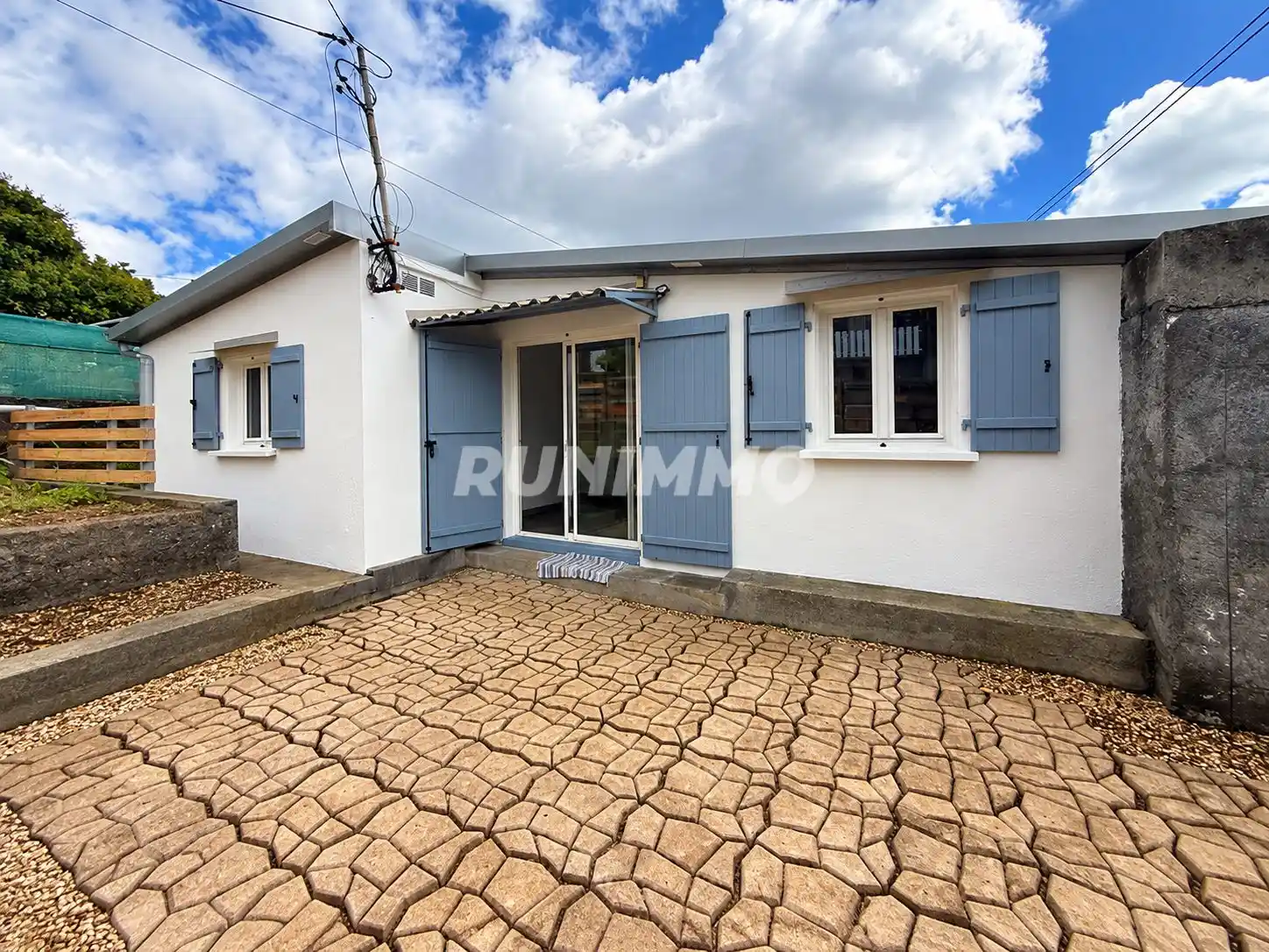 Photo 1 - Maison à louer - Ancien 1 080 € 4 pièces 3 chambres 85 m² Saint-Denis Sainte-clotilde 97490