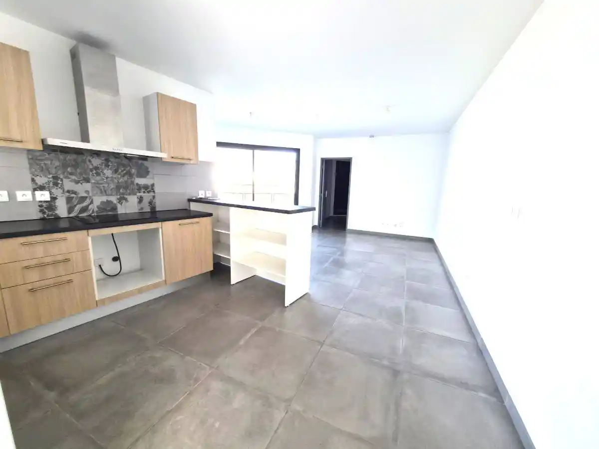 Photo 4 - Appartement à vendre - Ancien 267 500 € 3 pièces 2 chambres 58,87 m² Saint-Denis 97400