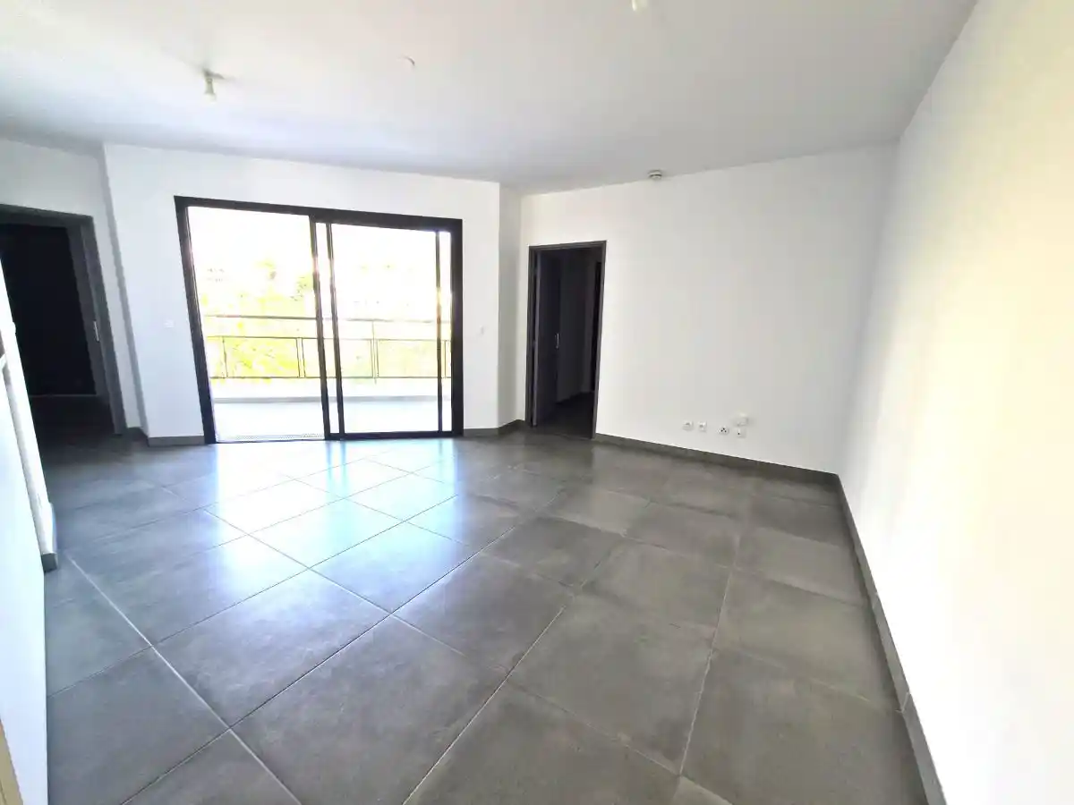 Photo 3 - Appartement à vendre - Ancien 267 500 € 3 pièces 2 chambres 58,87 m² Saint-Denis 97400