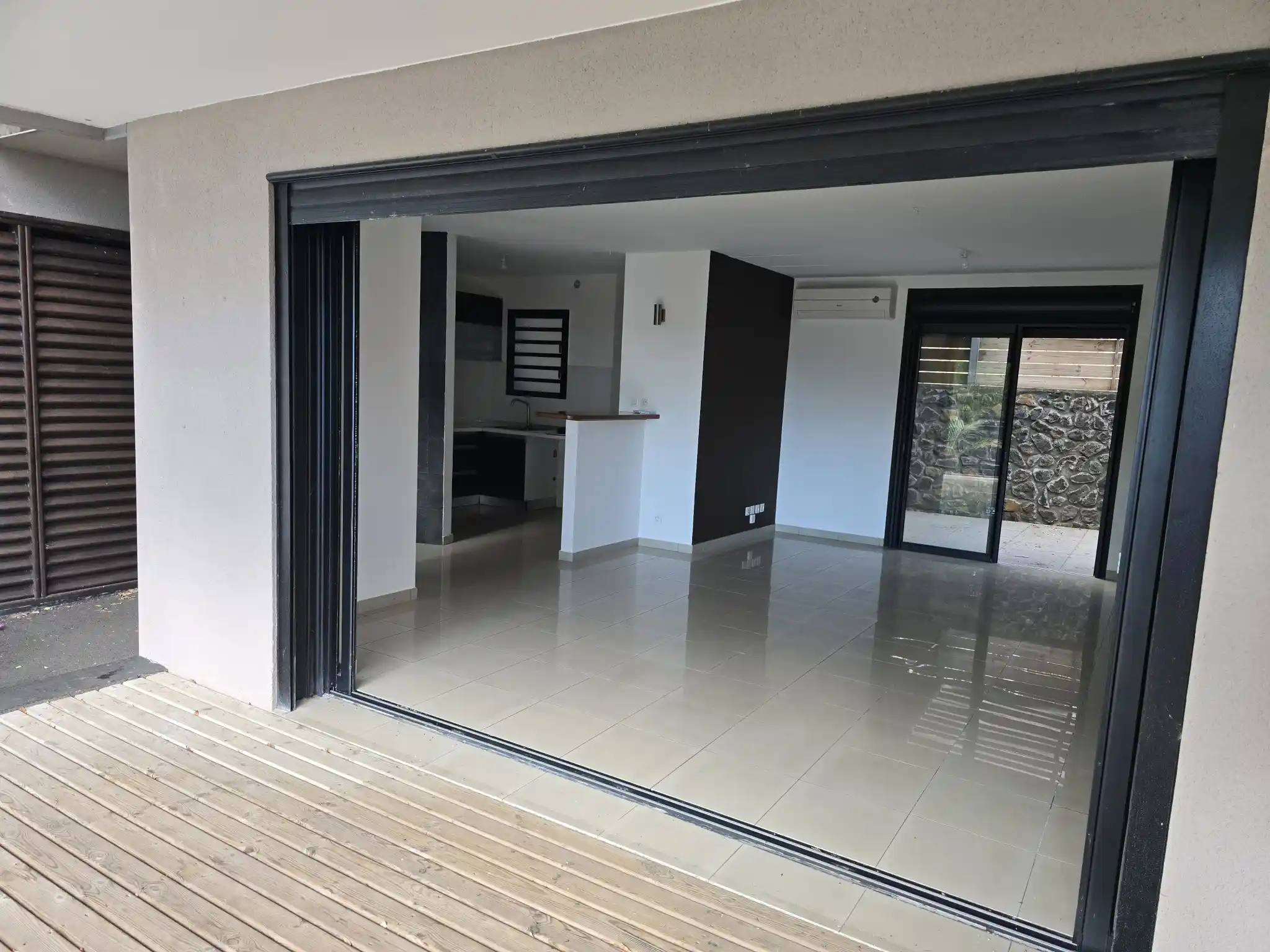 Photo 2 - Maison à vendre - Ancien 371 000 € 3 pièces 2 chambres 75 m² La Possession 97419