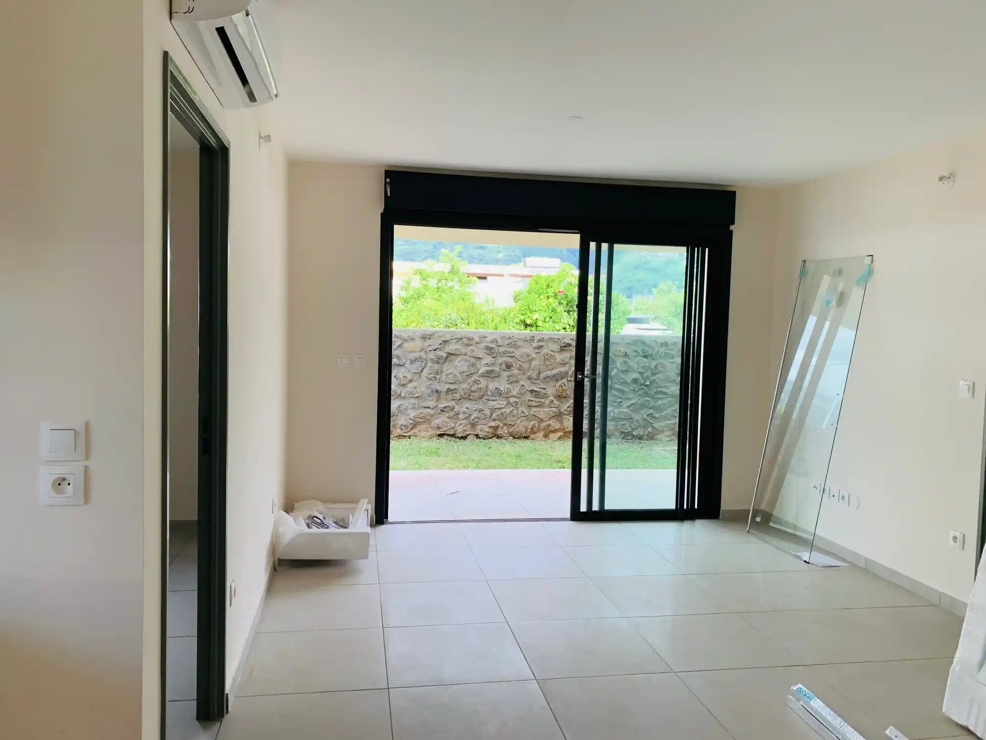 Photo 3 - Appartement à vendre - Ancien 588 650 € 3 pièces 2 chambres 83 m² Saint-Paul 97460