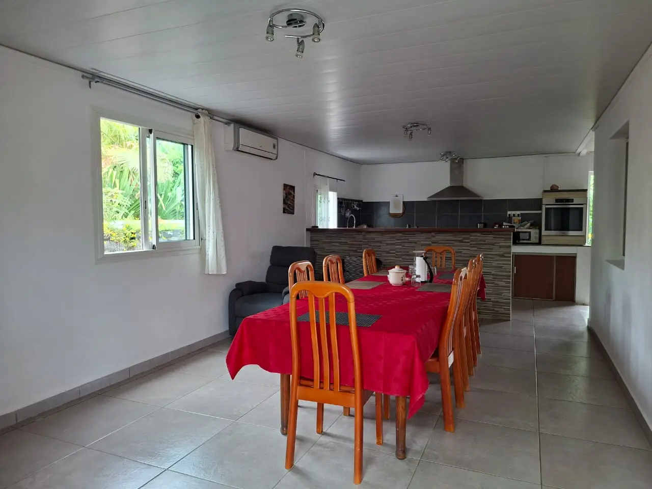 Photo 2 - Maison à vendre - Ancien 220 000 € 8 pièces 4 chambres 120 m² Saint-Philippe 97442